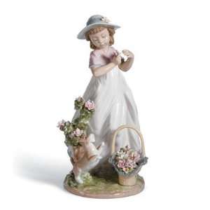  Joy in the Garden Lladro Figurine: Home & Kitchen