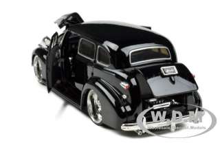 1939 CHEVROLET MASTER DELUXE BLACK 1:24 DIECAST MODEL CAR BY JADA 