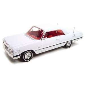  1963 Chevrolet Impala Hard Top White 1:18 Model: Toys 