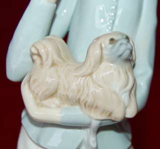 LLADRO WALKING WITH THE DOG #4893 MINT LARGE MAGNIFICENT PIECE 