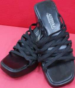 Womens Size 5.5 AEROSOLES ( 12 ) Black Sandal Lift Heel Design  