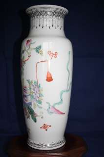 GOOD CHINESE TALL 19TH CENTURY PORCELAIN VASE  