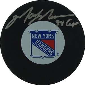  Mark Messier Signed Hockey Puck   with 94 Cup 