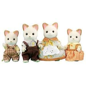  Sylvanian Families Sylvania Cream Cat Family: Toys & Games