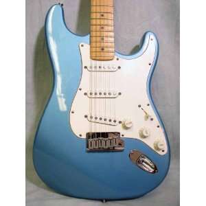   Headstock Stratocaster Lake Placid Blue & Case Musical Instruments