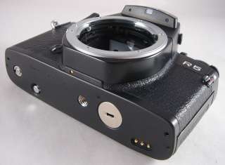 Leica R5 SLR Film Black Camera Body SERIAL # 172241 + presentation 