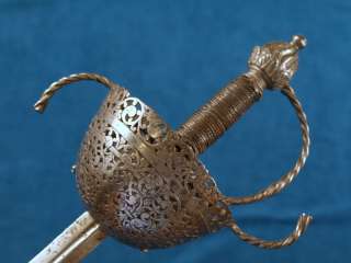Fine quality 17th C. Spanish Italian Chiseled Cuphilt Rapier Sword 