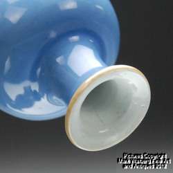 Small Chinese Monochrome Blue Vase, Baluster Form, 18/19th Century 
