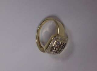 28 Carat White and Champagne Colored Diamond Ring   14k Yellow Gold 