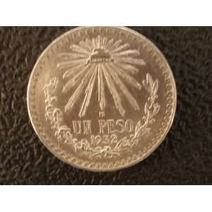  1926 Cap and Rays Un Peso Ley 0.720 Silver Coin 