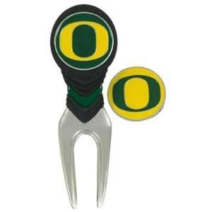 Oregon Ducks Repair Tool W/ Golf Ball Marker/Chip  Sports 