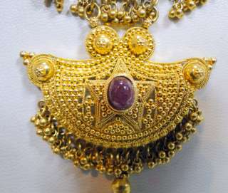 vintage 22 k solid Gold necklace choker Ruby  