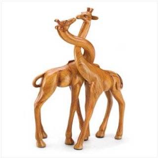 Romantic Intertwined Kissing Giraffe Figurines Statue
