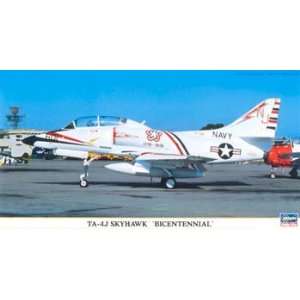   48 TA 4J Skyhawk Bicentennial (Plastic Model Airplane) Toys & Games