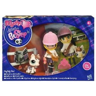 Littlest Pet Shop Blythe and Pet   Cold Weather Cute  Toys & Games 