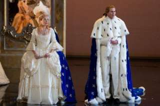 Marie Antoinette (Roberta Valentini) und Luis XVI. (Tim Reichwein 