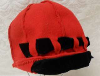 1930s RED WOOL CLOCHE HAT BLACK VELVET RIBBON  